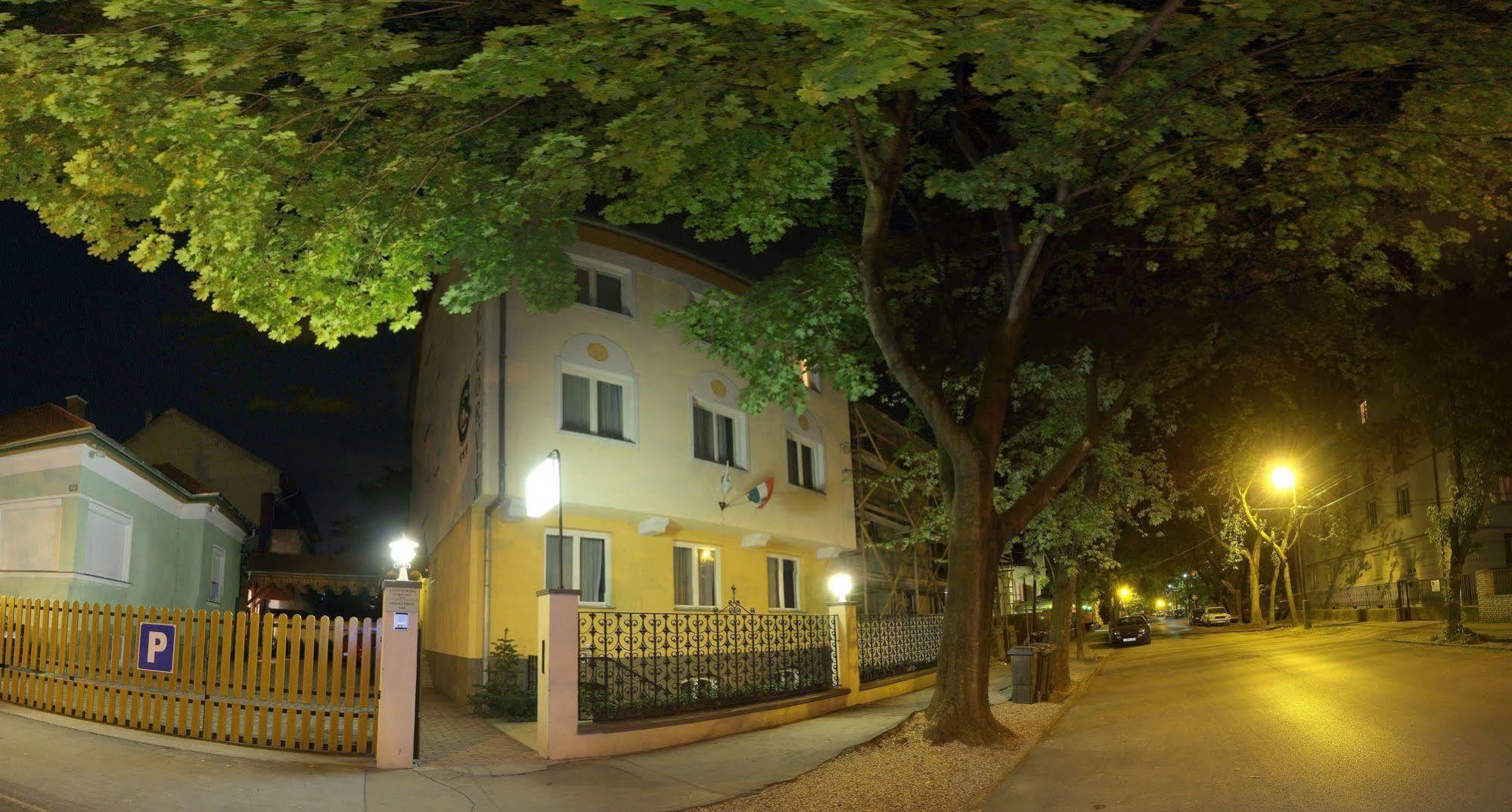 Corvin Hotel Győr Exterior foto